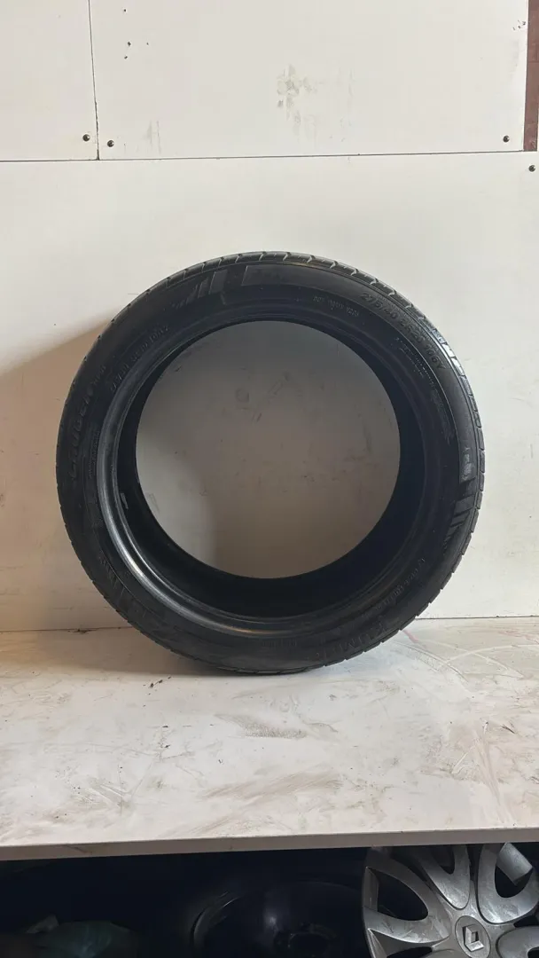 275/40R20  KUMHO CRUGEN ÇIKMA YAZ LASTİĞİ