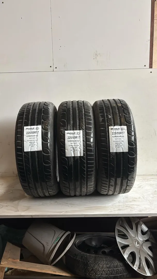 225/55R17  KORMORAN UHP 101Y