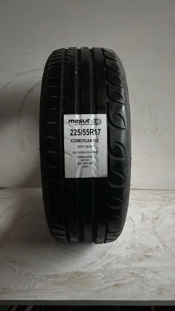 225/55R17  KORMORAN UHP 101Y