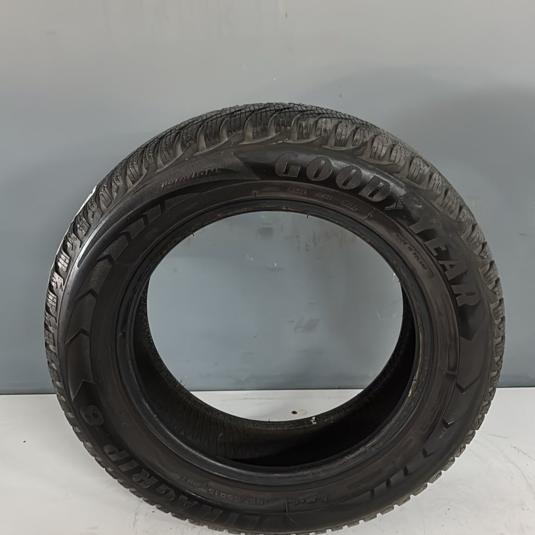 185/65R15 GOODYEAR ULTRAGRİP 8 ÇIKMA KIŞ LASTİĞİ