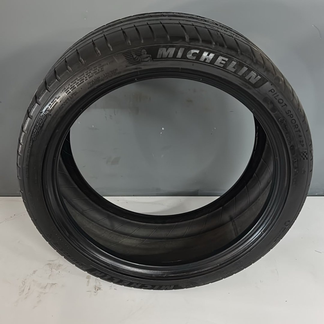 245/40R19 MİCHELİN PİLOT SPORT 4 ZP ÇIKMA YA LASTİĞİ