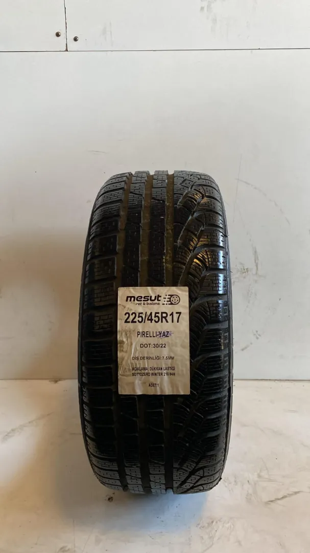 PİRELLİ 225/45 R17 SOTTOZERO SERİ2 ÇIKMA KIŞ LASTİĞİ 