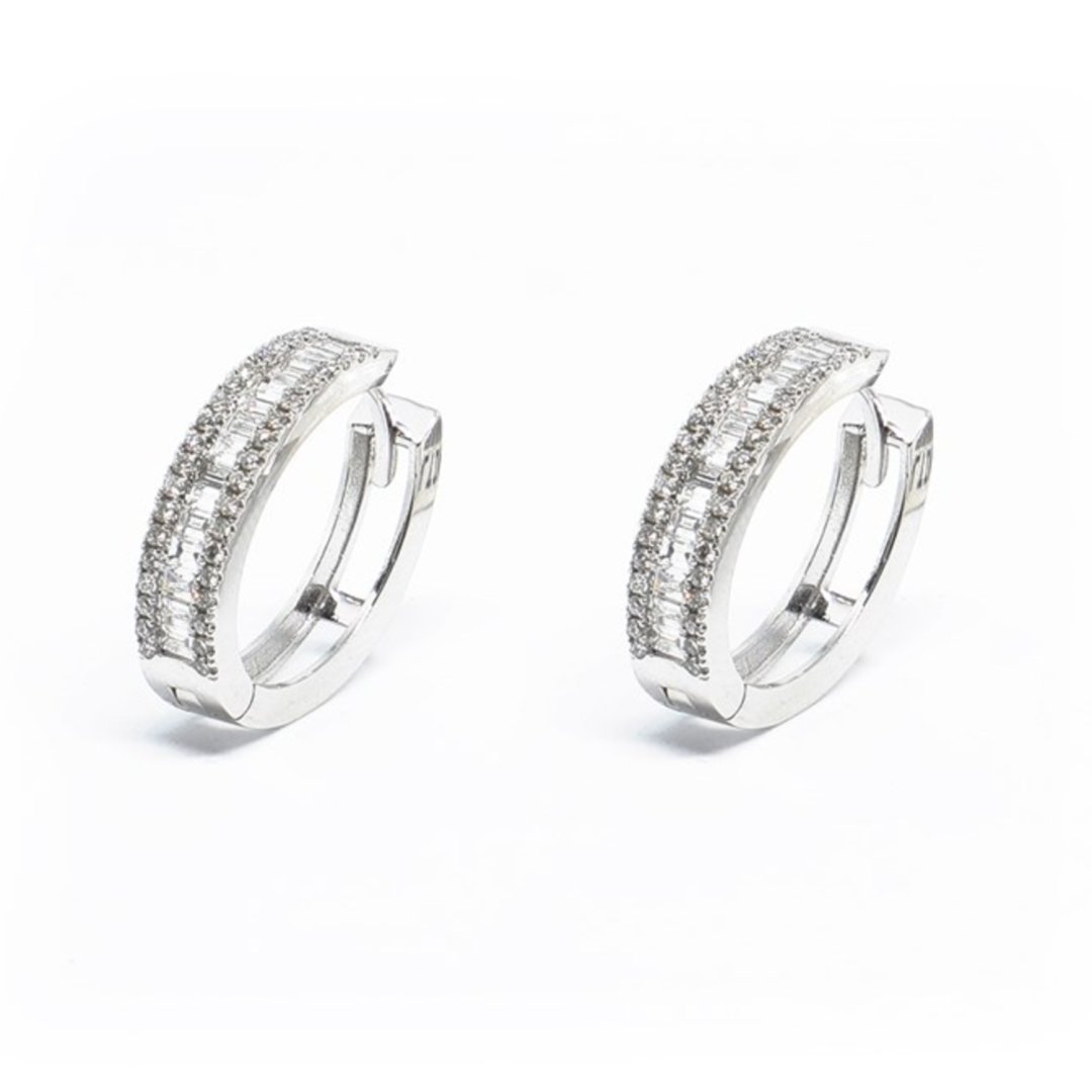 Pırlanta Baget Küpe 0.72 Ct