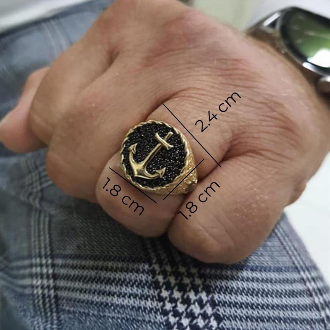 Siyah Zeminli Çapa Motifli Altın Erkek Yüzük — Altınköşe — görsel 2